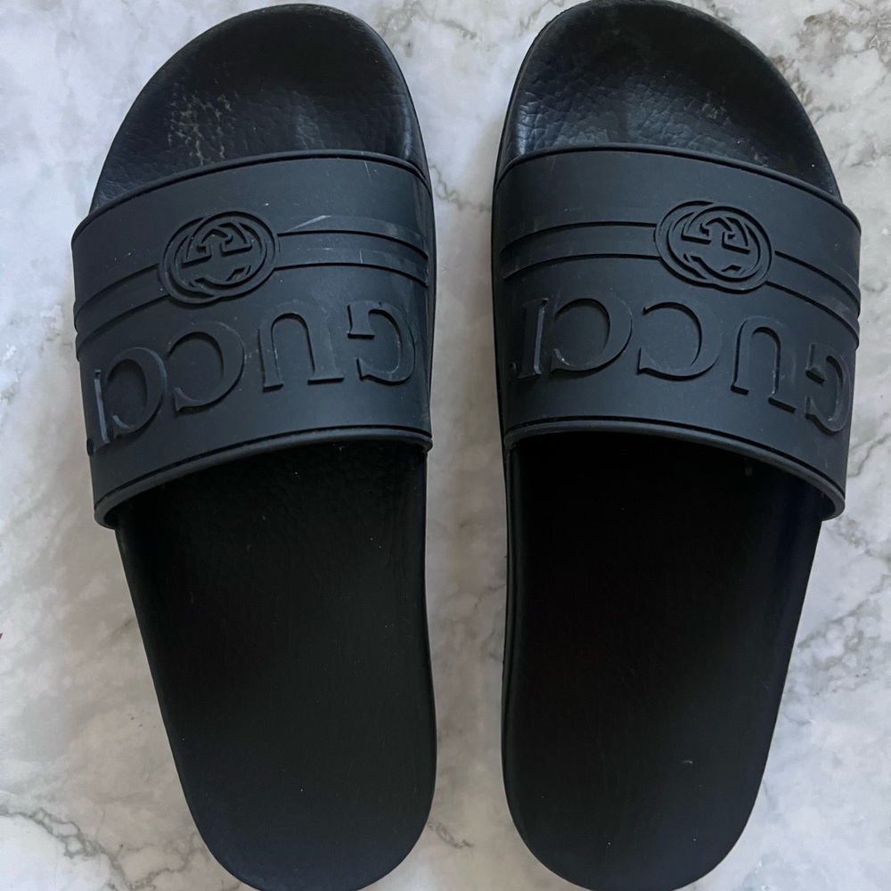 GUCCI pursuit logo slide sandal size 9 VGUC